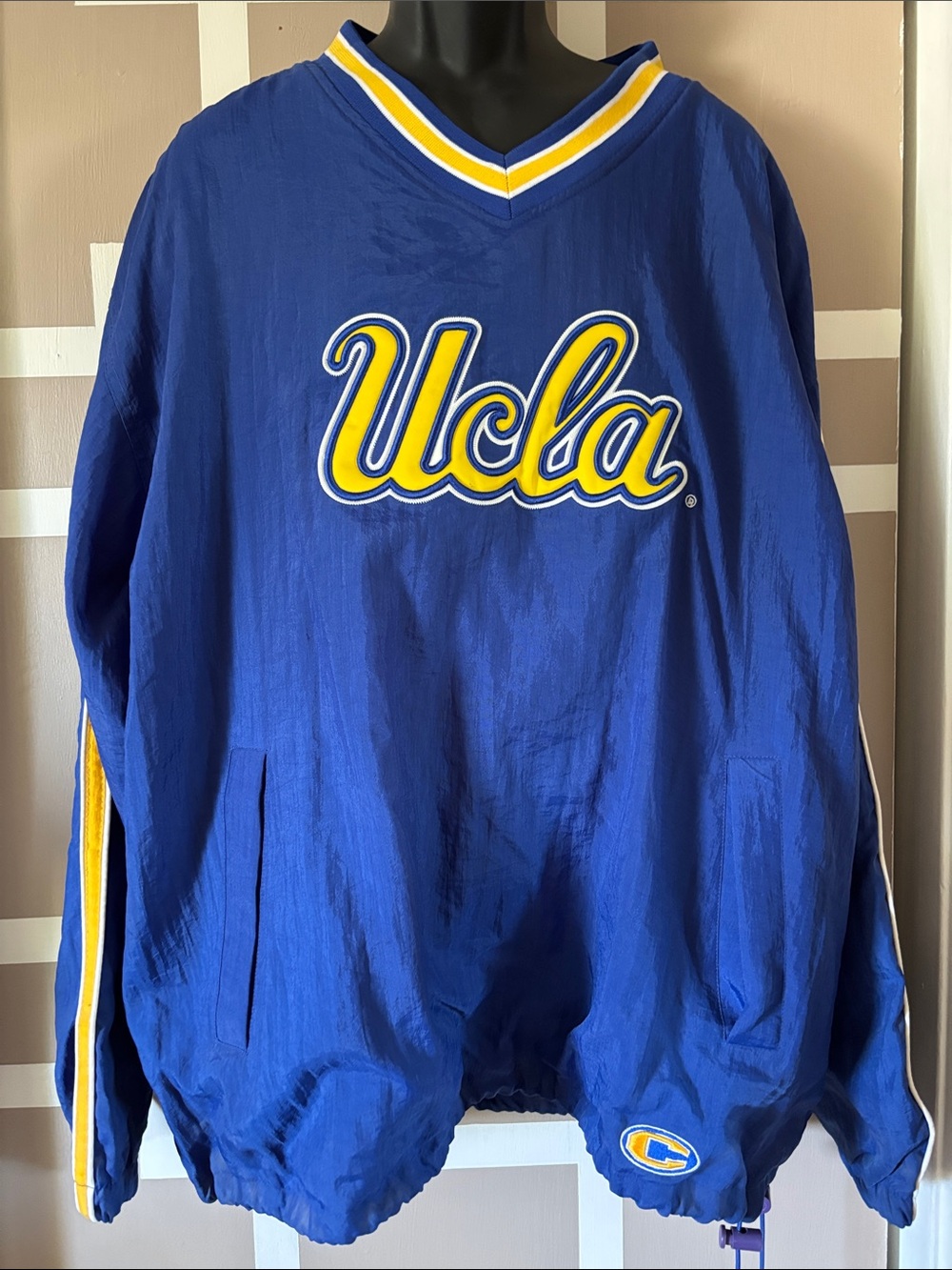 Vintage 90s Colosseum UCLA Bruins Lined Pullover Windbreaker, L EXC CONDITION